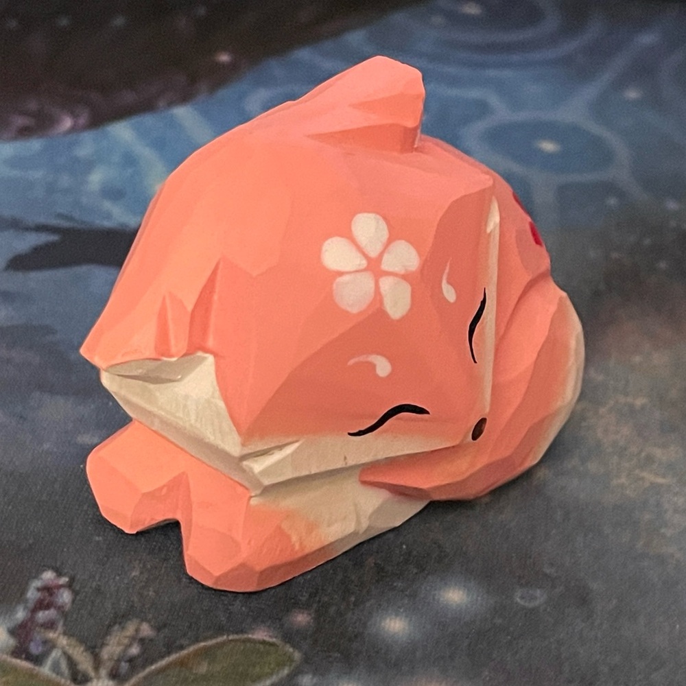 Small wooden carved pink Japanese sakura fox - Picture 4 of 5